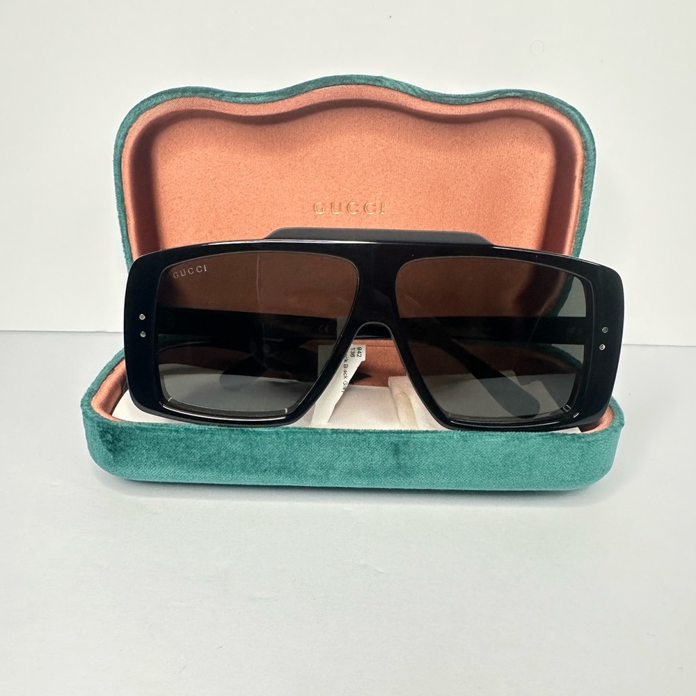 💯 - Authentic Gucci Grey Shield Unisex Sunglasses GG1369S 001 - Picture 2 of 12